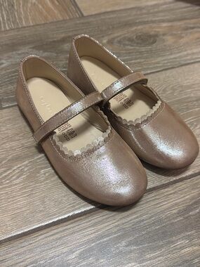 Girls Sparkle Rose Gold Mary Jane Dress Shoes with Scalloped Trim